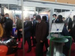 حضور استاندار گیلان در نمایشگاه گیلان و توضیحات مهندس اکبری و مهندس پورنوروز از موتورسیکلت برقی آموزشکده انزلی 4