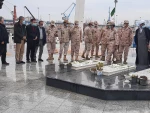 مراسم سالروز دوازده بهمن 1400 و گلزیزان مزار شهدای گمنام و رژه ناوگان نیروی دریایی 4