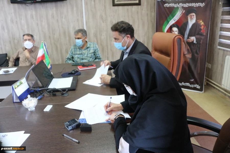جلسه تفاهم نامه با شرکت های مرکز نوآوری 5