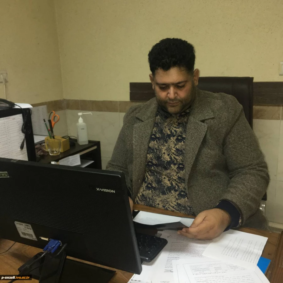 کارکنان اداره 2