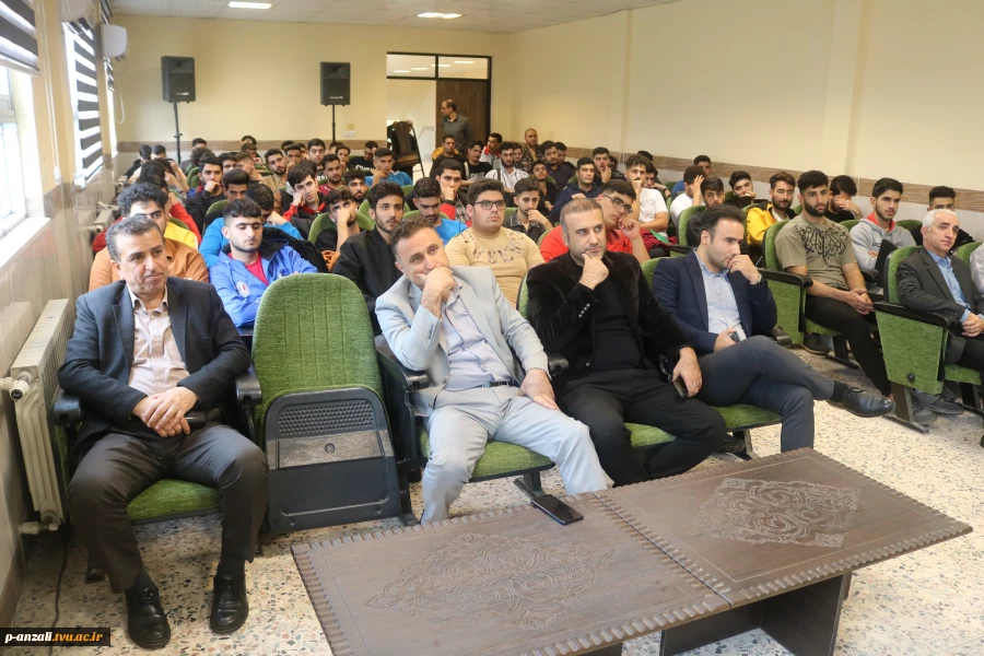 برگزاری جلسه معارفه و توجیه دانشجویان نوورود در رشته های  الکتروتکنیک ، کامپیوتر و تربیت بدنی  3