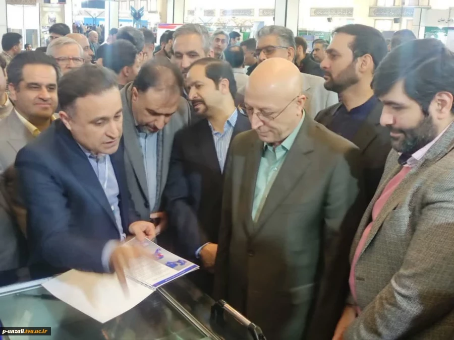 رونمایی از دستگاه تستر بلوکه هیدرولیک گیربکسهای اتوماتیک کاری از دانشگاه فنی و حرفه ای استان گیلان مرکز انزلی طرح منتخب وزارت علوم تحقیقات و فناوری توسط وزیر علوم 4