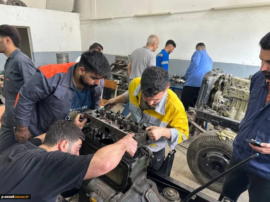 اولین دوره مسابقات تعمیر موتور دیزل دریایی مختص دانشجویان مکانیک موتورهای دریای در آموزشکده ملی مهارت بندر انزلی 3