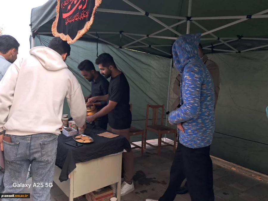 بر افراشته شدن بیرق عزا و برپایی موکب پذیرایی ایام شهادت بانوی دوعالم حضرت صدیقه طاهره سلام الله،در محوطه دانشگاه ملی مهارت واحد پسران بندرانزلی، به همت بسیج دانشجویی 2