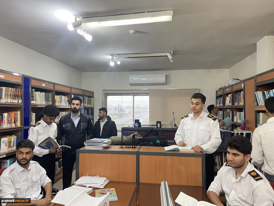 بازدید و عضویت دانشجویان نوورود آموزشکده ملی مهارت بندر انزلی در کتابخانه اداره کل بنادر و دریانوردی استان گیلان 
 3