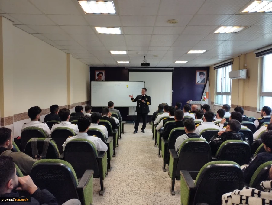 برگزاری کارگاه آموزشی «اصول بقا در دریا» ویژه دانشجویان ناوبری و مکانیک موتورهای دریایی به مناسبت هفته پژوهش و روز دانشجو
 3