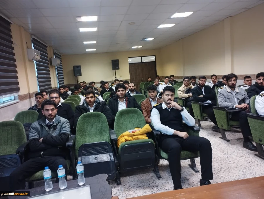 کارگاه آموزشی «آشنایی با Fire and Safety Plan شناورها» ویژه دانشجویان رشته‌های ناوبری و مکانیک موتورهای دریایی به مناسبت هفته پژوهش
 4