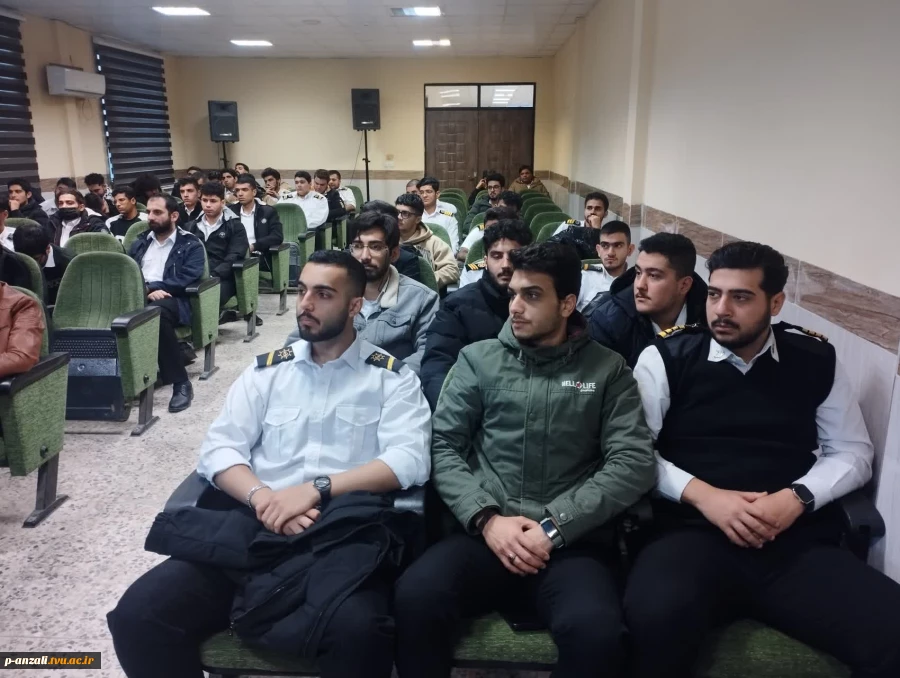 کارگاه آموزشی «آشنایی با Fire and Safety Plan شناورها» ویژه دانشجویان رشته‌های ناوبری و مکانیک موتورهای دریایی به مناسبت هفته پژوهش
 5